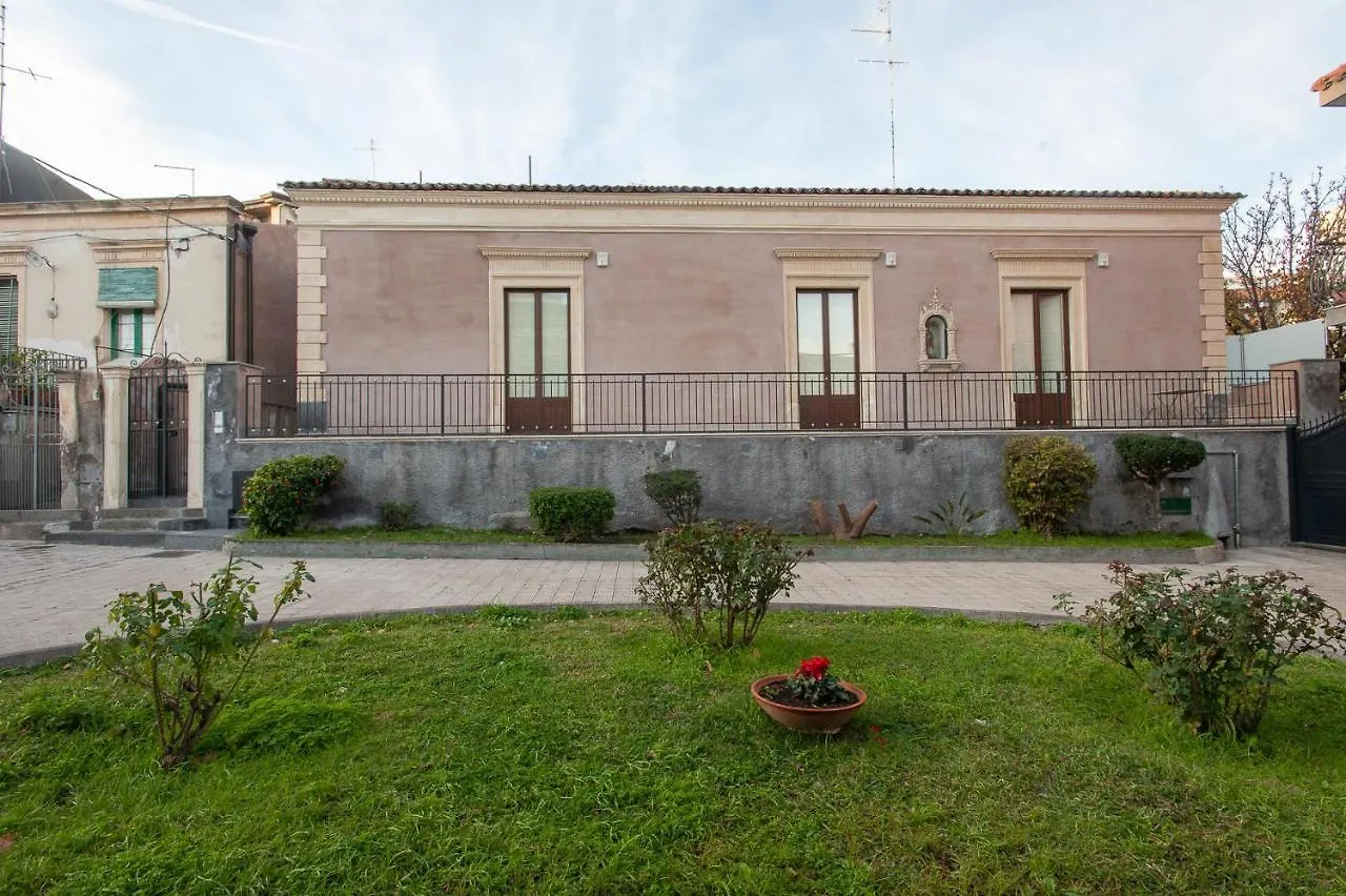 Mori Siciliani House Aparthotel Aci Castello Italy